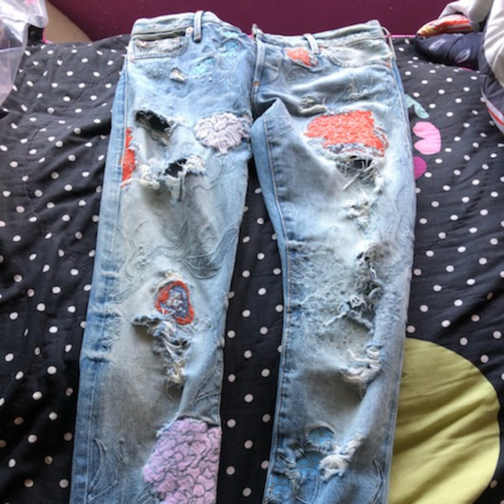 I am selling these true religion jeans